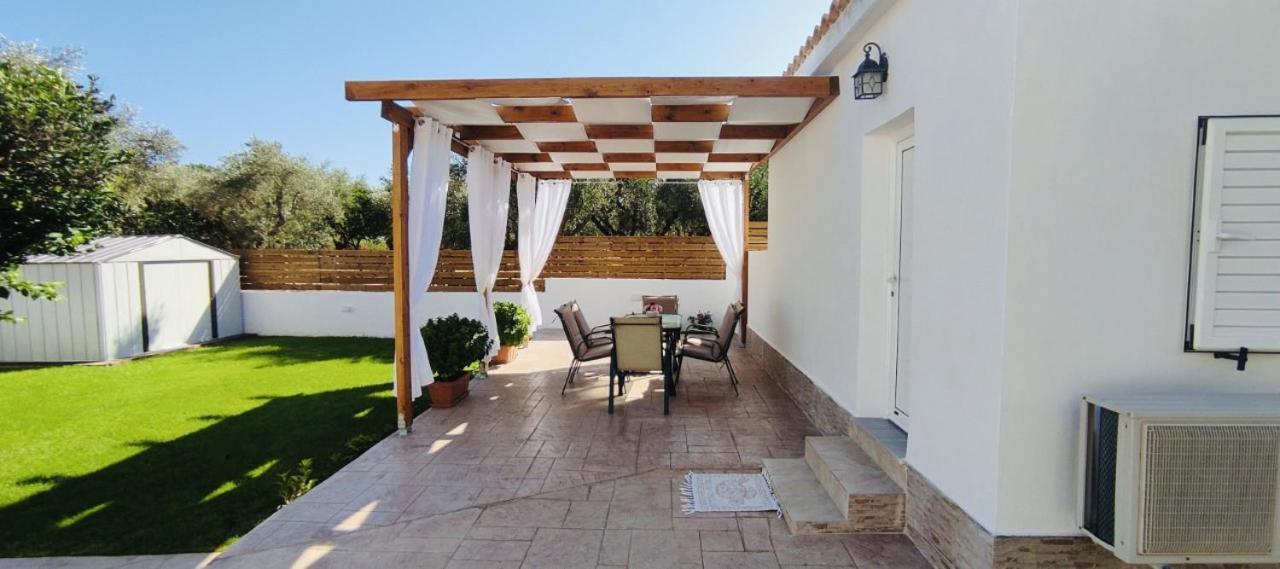 אמודי Villa Yakinthi מראה חיצוני תמונה
